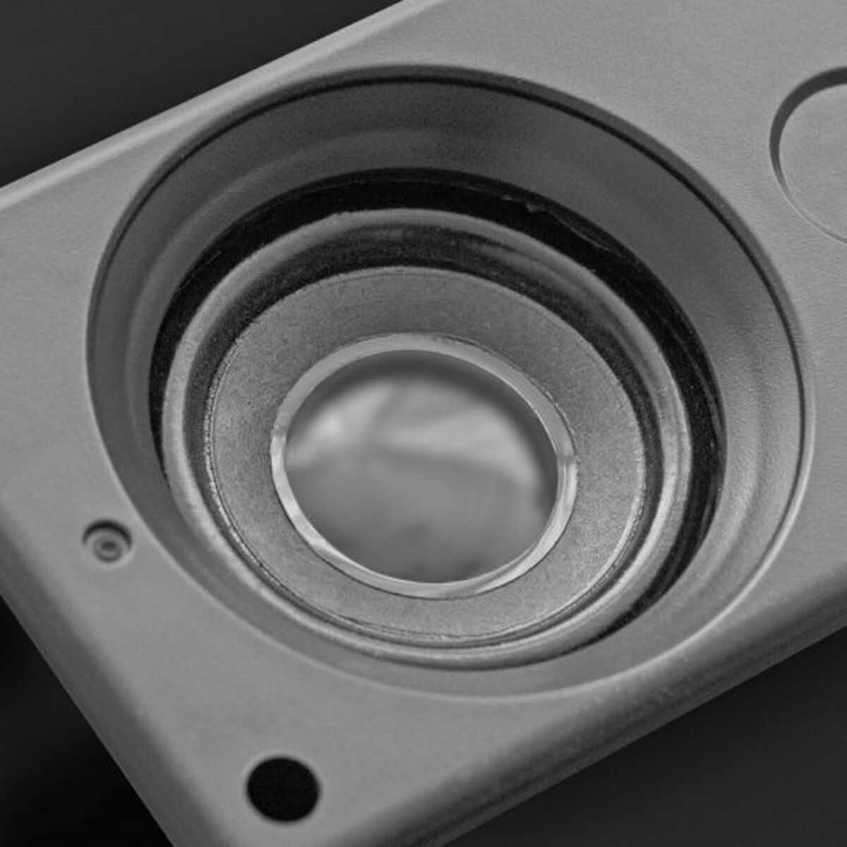 V4H0975C5B0EF335BBD1674FC7FFBBCC03CR4306318P2